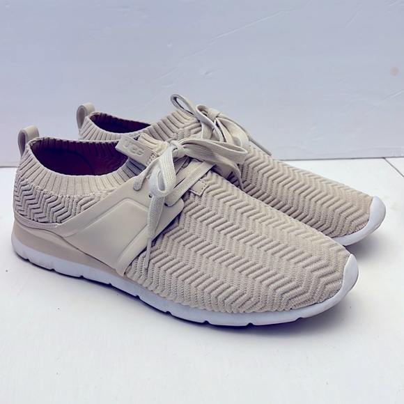 UGG WIllows Knit Women’s sneakers size 10